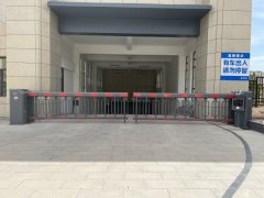 中国移动公司空降门+车牌识别系统